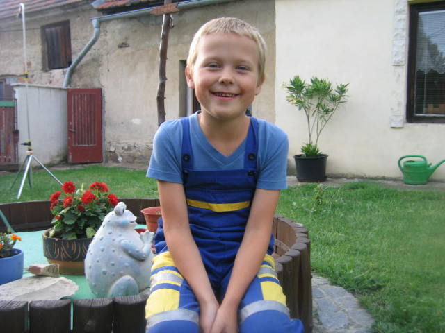 PRÝ SE NEUMÍ SMÁT NA POVEL...